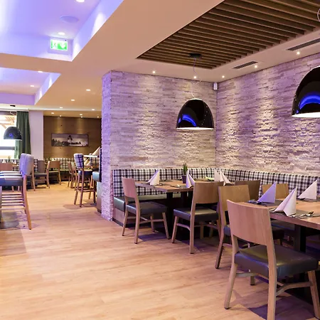 Urdlwirt - & Restaurant 4* 乌特普伦斯塔滕