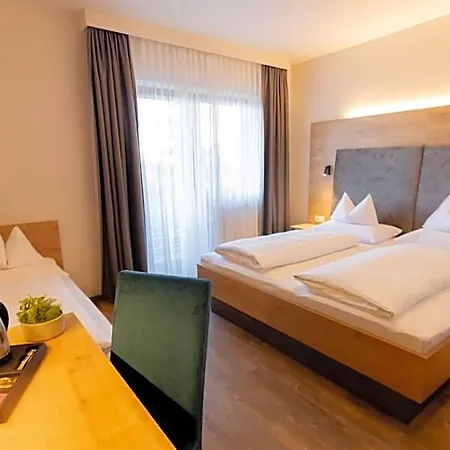 Urdlwirt - & Restaurant מלון 4*