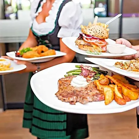 Urdlwirt - & Restaurant מלון 4*